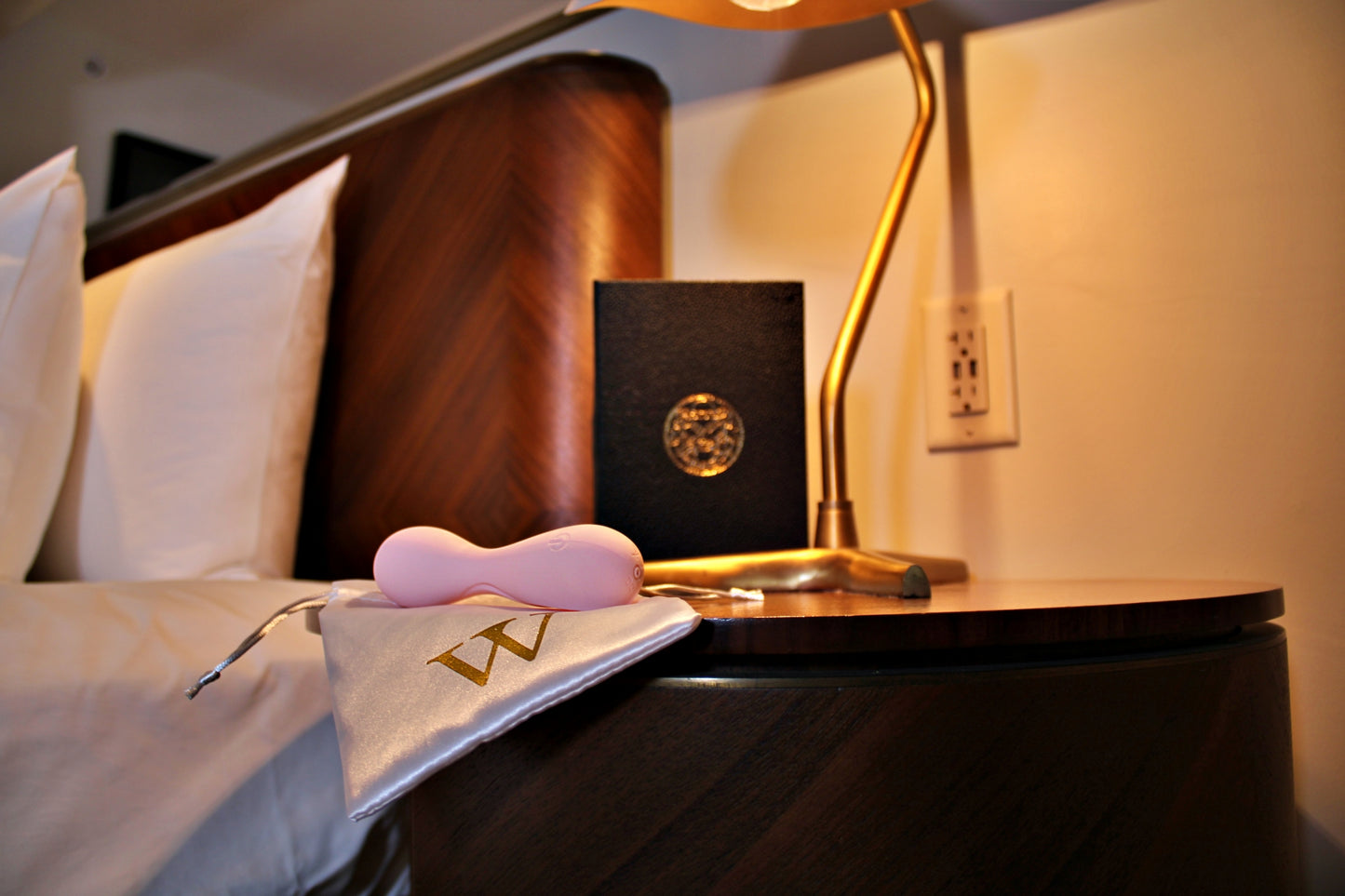 Mini Magic Wand, Mini Wand Massager - Juno Moneta | VForVibes