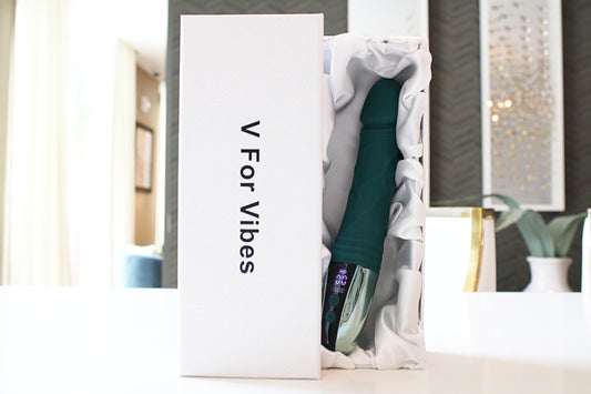 Vibrating Dildo - Best Dildo Vibrator Lady Justice | V For Vibes